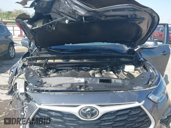 2021 Toyota Highlander L with VIN 5TDZZRAH3MS523182, listed as a IAAI auction lot 42052236 with 62,721 mi miles and . Bid and sale history available at DreamBid. Image 10.