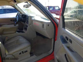 2006 Chevrolet Silverado 2500HD LT1 with VIN 1GCHK23D16F260761, listed as a IAAI auction lot 41360432 with 327,569 mi miles. Bid and sale history available at carsss.com. Image 5.