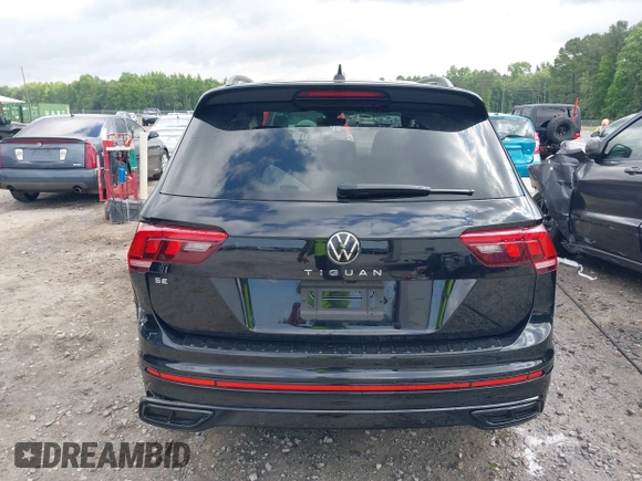 2023 Volkswagen Tiguan SE R-Line Black с VIN 3VVCB7AX3PM131427, выставлен на аукционе IAAI как лот 42314267 с пробегом 19 250 миль миль и . История ставок и продаж доступна на DreamBid. Изображение 16.