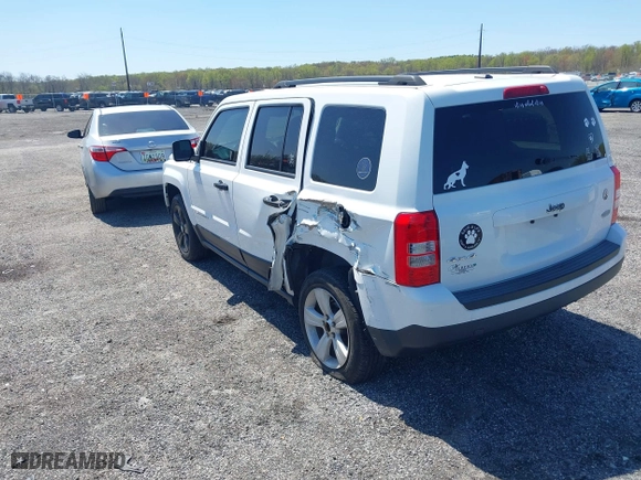 2016 Jeep Patriot Latitude with VIN 1C4NJRFB7GD718468, listed as a IAAI auction lot 42065343 with 92,009 mi miles. Bid and sale history available at carsss.com. Image 3.
