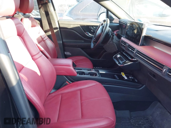 2024 Lincoln Corsair Grand Touring z VIN 5LMTJ5DZ0RUL17257, wystawiony jako IAAI lot #41634865 z przebiegiem 8 124 mil mil oraz . Historia ofert i sprzedaży dostępna na DreamBid. Obrazek 5.