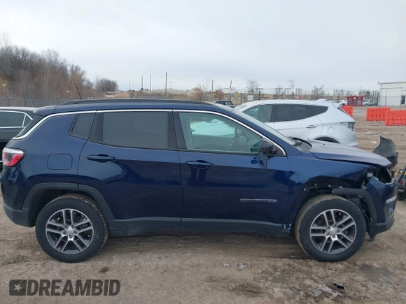 2018 Jeep Compass Altitude with VIN 3C4NJDBB8JT142514, listed as a IAAI auction lot 41528444 with 102,874 mi miles and . Bid and sale history available at carsss.com. Image 13.