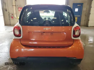 2018 Smart fortwo Pure with VIN WMEFJ9BA6JK270276, listed as a Copart auction lot 64037285 with 47,377 mi miles and Clean title. Bid and sale history available at DreamBid. Image 6.