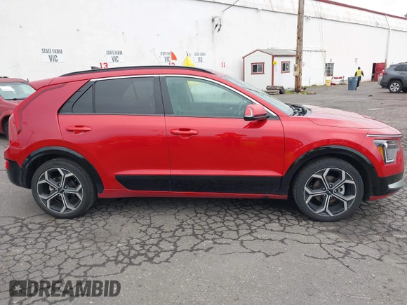 2023 Kia Niro EX with VIN KNDCR3LE8P5040383, listed as a IAAI auction lot 41538602 with 32,494 mi miles. Bid and sale history available at carsss.com. Image 13.