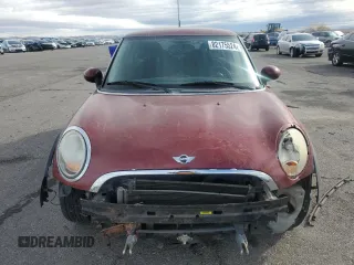 2008 MINI Hardtop with VIN WMWMF33548TU65011, listed as a Copart auction lot 82175524 with 197,702 mi miles and Salvage title. Bid and sale history available at DreamBid. Image 5.