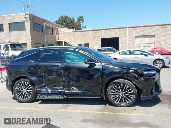 2024 Lexus RX 350h с VIN 2T2BBMCA5RC036537, выставлен на аукционе IAAI как лот 42679066 с пробегом 11 897 миль миль и . История ставок и продаж доступна на DreamBid. Изображение 12.
