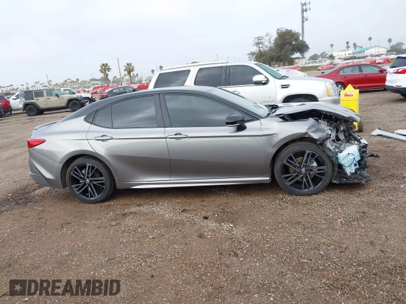 2025 Toyota Camry LE z VIN 4T1DAACK5SU554563, wystawiony jako IAAI lot #41788016 z przebiegiem 4 023 mil mil oraz . Historia ofert i sprzedaży dostępna na DreamBid. Obrazek 14.