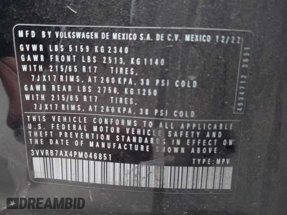 2023 Volkswagen Tiguan S z VIN 3VVRB7AX4PM046851, wystawiony jako IAAI lot #42039811 z przebiegiem 44 985 mil mil oraz . Historia ofert i sprzedaży dostępna na DreamBid. Obrazek 9.