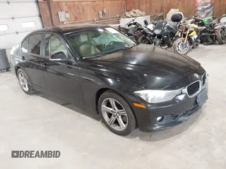 2014 BMW 3 Series 328i xDrive z VIN WBA3B5G53ENS09259, wystawiony jako IAAI lot #42358472 z przebiegiem 152 425 mil mil oraz . Historia ofert i sprzedaży dostępna na DreamBid. Obrazek 1.