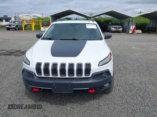 2017 Jeep Cherokee Trailhawk L Plus z VIN 1C4PJMBS2HD218558, wystawiony jako IAAI lot #42239283 z przebiegiem 147 838 mil mil oraz . Historia ofert i sprzedaży dostępna na DreamBid. Obrazek 12.