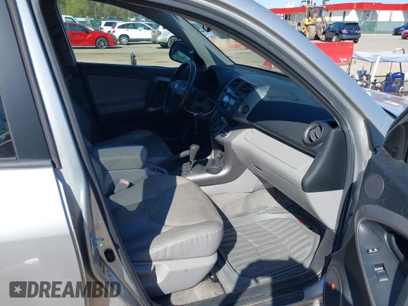 2008 Toyota RAV4 Ltd with VIN JTMBK31V985071386, listed as a IAAI auction lot 42068551 with 213,805 mi miles. Bid and sale history available at carsss.com. Image 5.