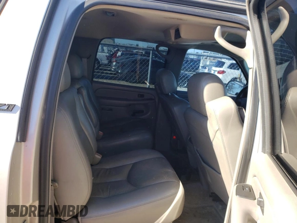2005 Chevrolet Suburban LS with VIN 3GNFK16Z55G268911, listed as a Copart auction lot 82489564 with 185,020 mi miles and Salvage Title. Bid and sale history available at carsss.com. Image 11.