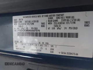 2019 Ford Transit XL with VIN 1FDZX2CM0KKA07076, listed as a IAAI auction lot 41171320 with 39,064 mi miles and . Bid and sale history available at DreamBid. Image 9.