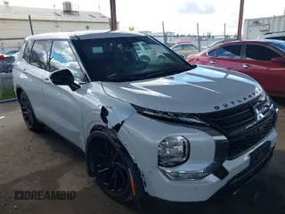 2024 Mitsubishi Outlander SE z VIN JA4J3VA84RZ061495, wystawiony jako IAAI lot #41725424 z przebiegiem 13 442 mil mil oraz . Historia ofert i sprzedaży dostępna na DreamBid. Obrazek 1.