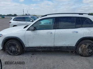 2024 Mercedes-Benz EQB 250+ z VIN W1N9M0CB7RN109945, wystawiony jako IAAI lot #42100727 z przebiegiem 2 940 mil mil oraz . Historia ofert i sprzedaży dostępna na DreamBid. Obrazek 6.