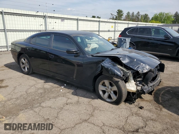 2013 Dodge Charger SE z VIN 2C3CDXBG6DH725726, wystawiony jako Copart lot #56415675 z przebiegiem 185 165 mil mil oraz Szkoda całkowita • Salvage title. Historia ofert i sprzedaży dostępna na DreamBid. Obrazek 4.