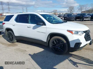 2019 Chevrolet Traverse LS z VIN 1GNERFKW3KJ168123, wystawiony jako IAAI lot #41971251 z przebiegiem 95 667 mil mil oraz . Historia ofert i sprzedaży dostępna na DreamBid. Obrazek 1.
