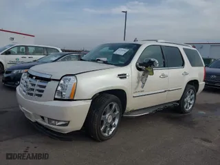 2013 Cadillac Escalade Luxury with VIN 1GYS4BEFXDR234664, listed as a IAAI auction lot 41710484 with 160,666 mi miles. Bid and sale history available at carsss.com. Image 2.
