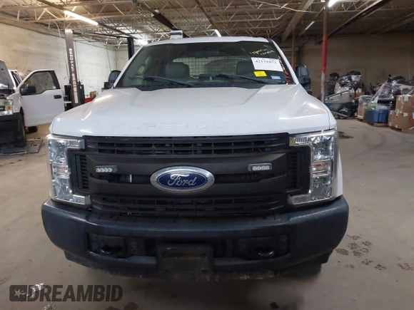 2018 Ford F-250 XL с VIN 1FT7X2A60JEC48083, выставлен на аукционе IAAI как лот 42175872 с пробегом 213 705 миль миль и . История ставок и продаж доступна на DreamBid. Изображение 12.