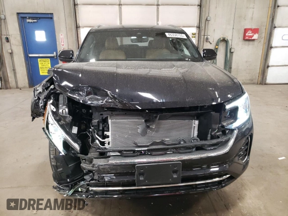 2024 Volkswagen Atlas SEL R-Line z VIN 1V2AE2CA2RC242417, wystawiony jako Copart lot #46358155 z przebiegiem 389 mil mil oraz Szkoda całkowita • Salvage title. Historia ofert i sprzedaży dostępna na DreamBid. Obrazek 5.