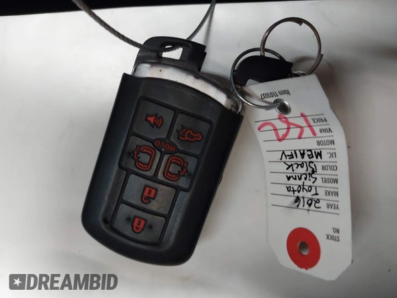 2016 Toyota Sienna XLE with VIN 5TDYK3DC2GS757749, listed as a IAAI auction lot 42617318 with 139,737 mi miles and . Bid and sale history available at DreamBid. Image 11.