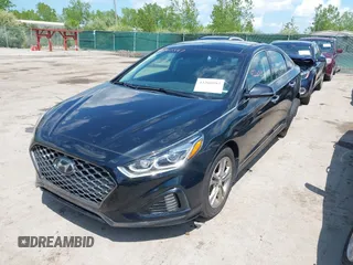 2019 Hyundai Sonata Sport z VIN 5NPE34AF1KH797081, wystawiony jako IAAI lot #42260397 z przebiegiem 72 348 mil mil oraz . Historia ofert i sprzedaży dostępna na DreamBid. Obrazek 2.
