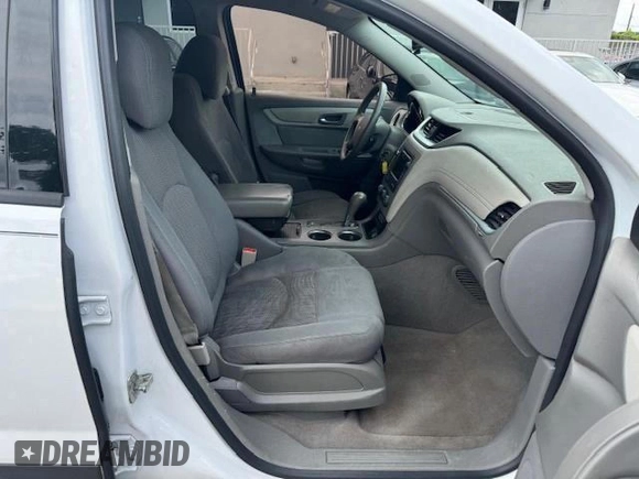2016 Chevrolet Traverse LS z VIN 1GNKRFED2GJ236027, wystawiony jako Copart lot #49929765 z przebiegiem 117 234 mil mil oraz Szkoda całkowita • Salvage title. Historia ofert i sprzedaży dostępna na DreamBid. Obrazek 7.