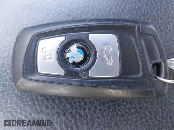 2013 BMW 3 Series 328i xDrive with VIN WBA3B5G58DNS04492, listed as a IAAI auction lot 41824286 with 86,261 mi miles. Bid and sale history available at carsss.com. Image 11.