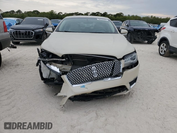 2018 Lincoln MKZ Select z VIN 3LN6L5C90JR621602, wystawiony jako Copart lot #50228505 z przebiegiem 89 101 mil mil oraz Szkoda całkowita • Salvage title. Historia ofert i sprzedaży dostępna na DreamBid. Obrazek 5.