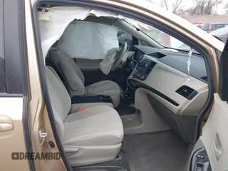 2011 Toyota Sienna LE AAS with VIN 5TDKK3DC4BS168541, listed as a IAAI auction lot 41564580 with Not Provided miles. Bid and sale history available at carsss.com. Image 5.
