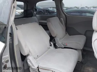 2004 Nissan Quest S with VIN 5N1BV28U84N319700, listed as a IAAI auction lot 42031204 with 1 mi miles. Bid and sale history available at carsss.com. Image 8.
