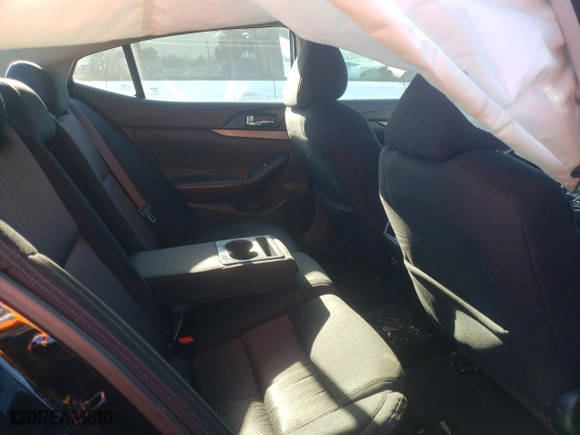 2018 Nissan Maxima S with VIN 1N4AA6AP0JC409573, listed as a Copart auction lot 51102385 with 37,647 mi miles and Salvage Title. Bid and sale history available at carsss.com. Image 10.