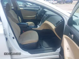 2013 Hyundai Sonata GLS z VIN 5NPEB4AC2DH744689, wystawiony jako IAAI lot #42533404 z przebiegiem 127 021 mil mil oraz . Historia ofert i sprzedaży dostępna na DreamBid. Obrazek 5.