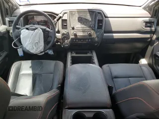 2021 Nissan Titan Pro-4X z VIN 1N6AA1ED0MN533801, wystawiony jako Copart lot #53301215 z przebiegiem 41 991 mil mil oraz Szkoda całkowita • Salvage title. Historia ofert i sprzedaży dostępna na DreamBid. Obrazek 8.