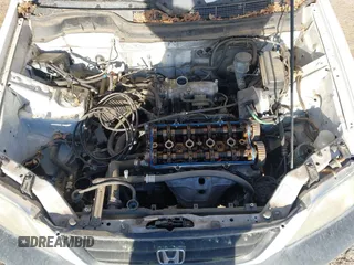 1999 Honda CR-V LX with VIN JHLRD284XXC020668, listed as a IAAI auction lot 41842024 with 224,359 mi miles. Bid and sale history available at carsss.com. Image 10.