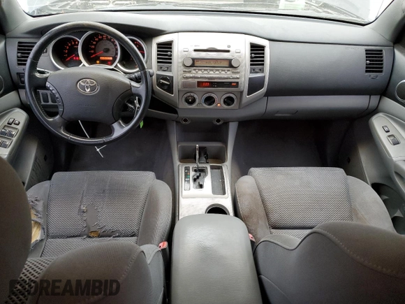 2006 Toyota Tacoma z VIN 5TELU42N46Z200356, wystawiony jako Copart lot #49065915 z przebiegiem 215 191 mil mil oraz Szkoda całkowita • Salvage title. Historia ofert i sprzedaży dostępna na DreamBid. Obrazek 8.