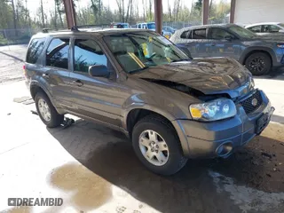2006 Ford Escape Limited with VIN 1FMYU94136KA78862, listed as a IAAI auction lot 42019195 with 76,266 mi miles. Bid and sale history available at carsss.com. Image 1.