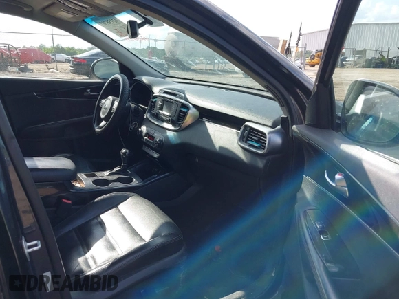 2016 Kia Sorento EX with VIN 5XYPHDA5XGG083093, listed as a IAAI auction lot 42138707 with 156,799 mi miles and . Bid and sale history available at DreamBid. Image 5.