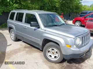 2014 Jeep Patriot Altitude z VIN 1C4NJPBA8ED789242, wystawiony jako IAAI lot #42349465 z przebiegiem 150 835 mil mil oraz . Historia ofert i sprzedaży dostępna na DreamBid. Obrazek 1.