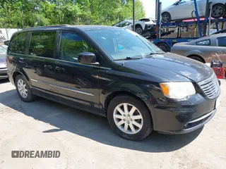 2014 Chrysler Town & Country Touring z VIN 2C4RC1BG4ER343096, wystawiony jako IAAI lot #42215628 z przebiegiem 232 150 mil mil oraz . Historia ofert i sprzedaży dostępna na DreamBid. Obrazek 1.