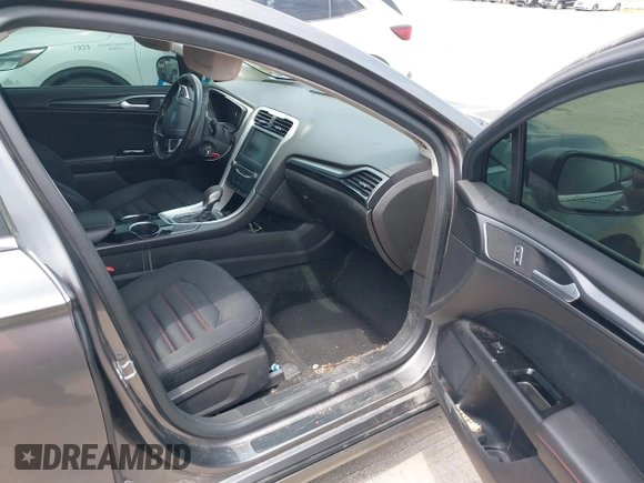 2013 Ford Fusion SE Hybrid с VIN 3FA6P0LU1DR267258, выставлен на аукционе IAAI как лот 42675187 с пробегом 184 121 миль миль и . История ставок и продаж доступна на DreamBid. Изображение 5.
