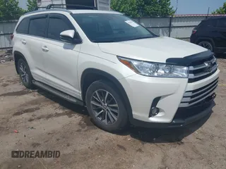 2017 Toyota Highlander XLE с VIN 5TDJZRFH6HS517534, выставлен на аукционе IAAI как лот 42742454 с пробегом 85 931 миль миль и . История ставок и продаж доступна на DreamBid. Изображение 1.