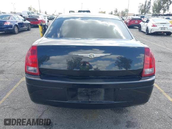 2007 Chrysler 300 with VIN 2C3KA43R57H852331, listed as a IAAI auction lot 41946742 with 211,168 mi miles. Bid and sale history available at carsss.com. Image 17.