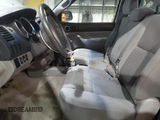 2010 Toyota Tacoma z VIN 5TEPX4EN5AZ741624, wystawiony jako Copart lot #86274824 z przebiegiem 55 691 mil mil oraz Szkoda całkowita • Salvage title. Historia ofert i sprzedaży dostępna na DreamBid. Obrazek 7.
