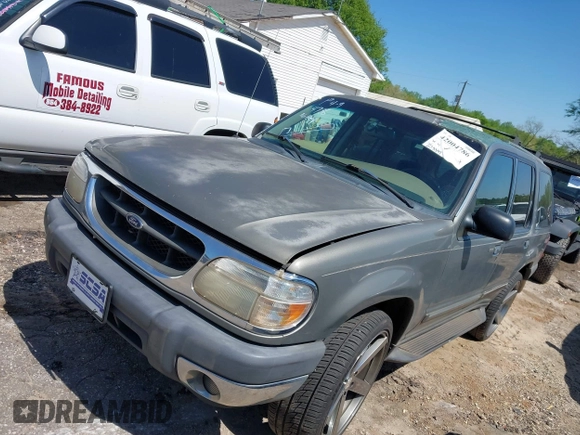 2000 Ford Explorer XLT with VIN 1FMZU63E0YZC65266, listed as a IAAI auction lot 42004786 with 273,397 mi miles and . Bid and sale history available at DreamBid. Image 2.