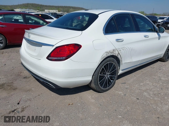 2019 Mercedes-Benz C 300 z VIN 55SWF8DB4KU285419, wystawiony jako IAAI lot #41977720 z przebiegiem 75 156 mil mil oraz . Historia ofert i sprzedaży dostępna na DreamBid. Obrazek 4.