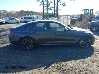2019 BMW 4 Series 440i xDrive with VIN WBA4J7C52KBM75345, listed as a IAAI auction lot 40613703 with 31,402 mi miles and . Bid and sale history available at carsss.com. Image 13.