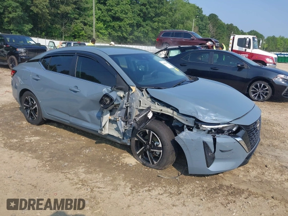 2024 Nissan Sentra SV z VIN 3N1AB8CV1RY221780, wystawiony jako IAAI lot #42405858 z przebiegiem 14 391 mil mil oraz . Historia ofert i sprzedaży dostępna na DreamBid. Obrazek 1.