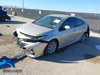 2017 Toyota Prius Prime Plus with VIN JTDKARFPXH3014481, listed as a IAAI auction lot 41491945 with NaN miles. Bid and sale history available at carsss.com. Image 17.