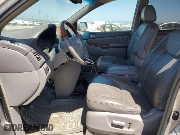 2004 Toyota Sienna XLE with VIN 5TDBA22C34S016138, listed as a Copart auction lot 55822625 with 204,018 mi miles and Clean Title. Bid and sale history available at DreamBid. Image 7.